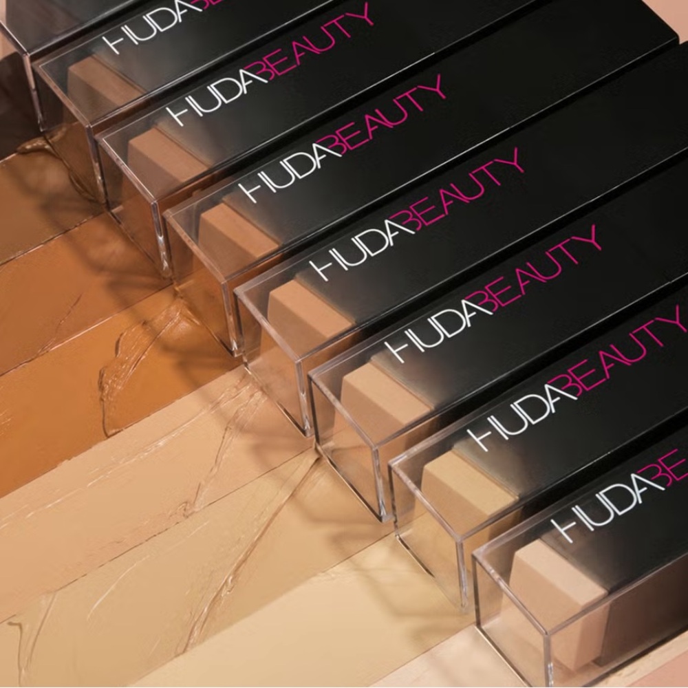 ⚡️💕Huda Beauty Angel Food Foundation Stick - Picture 8 of 8